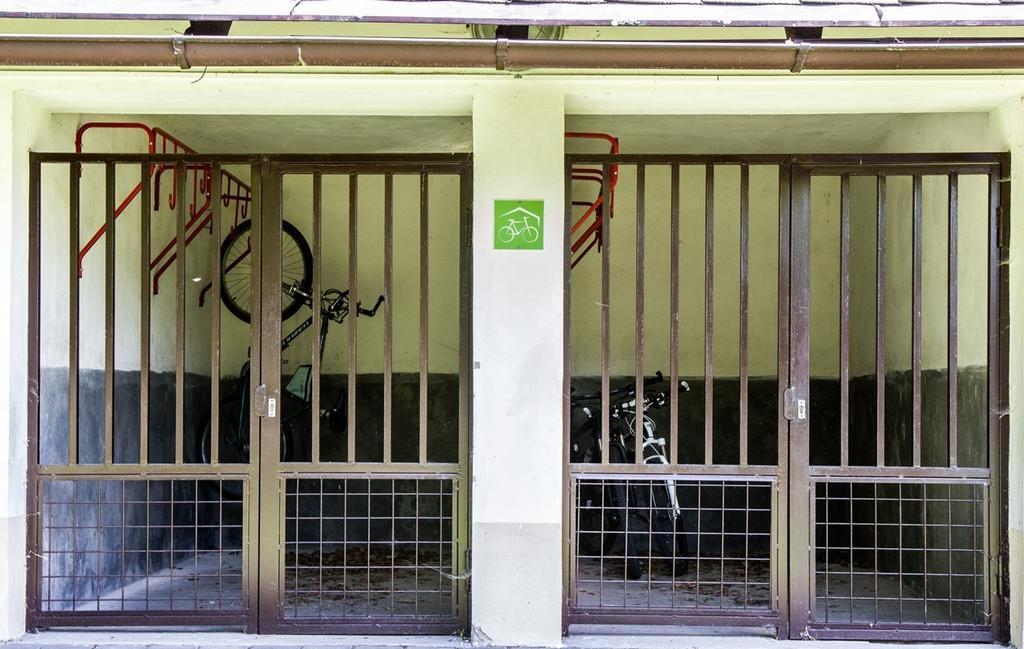 Economy Apartments Ceske Svycarsko ฮเรนสโก ภายนอก รูปภาพ
