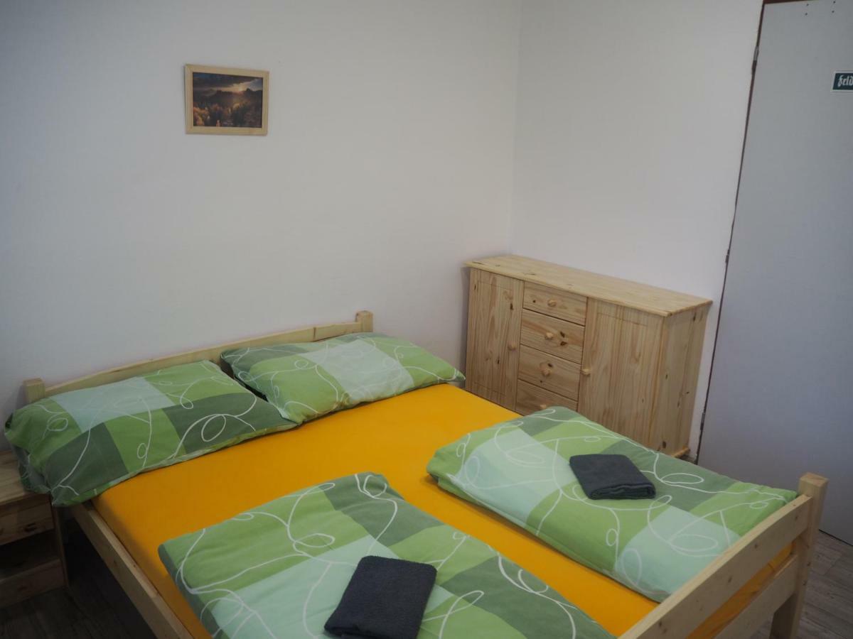Economy Apartments Ceske Svycarsko ฮเรนสโก ภายนอก รูปภาพ