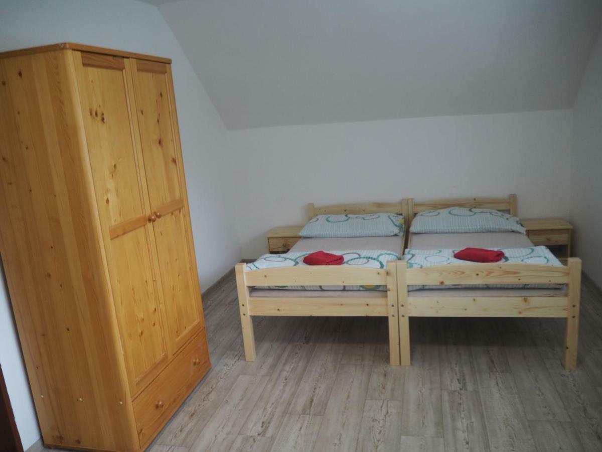 Economy Apartments Ceske Svycarsko ฮเรนสโก ภายนอก รูปภาพ
