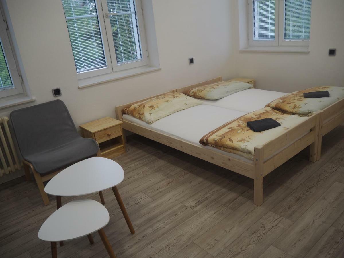 Economy Apartments Ceske Svycarsko ฮเรนสโก ภายนอก รูปภาพ