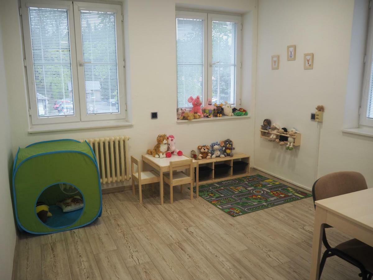 Economy Apartments Ceske Svycarsko ฮเรนสโก ภายนอก รูปภาพ