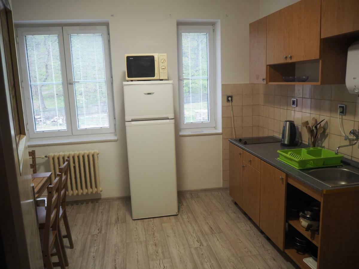 Economy Apartments Ceske Svycarsko ฮเรนสโก ภายนอก รูปภาพ