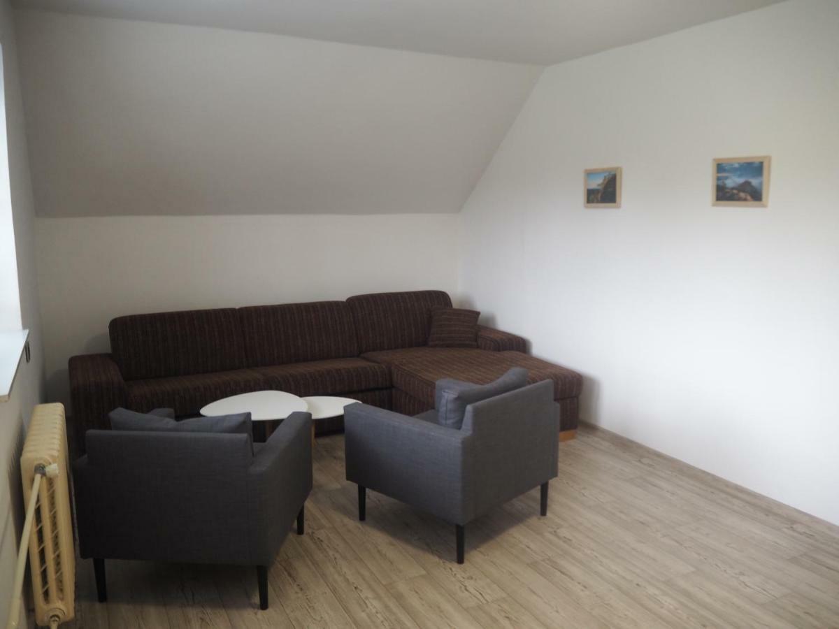 Economy Apartments Ceske Svycarsko ฮเรนสโก ภายนอก รูปภาพ