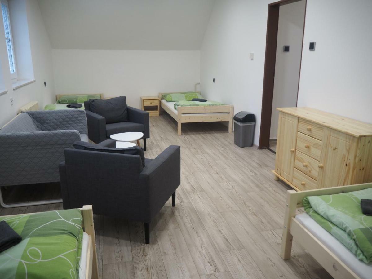 Economy Apartments Ceske Svycarsko ฮเรนสโก ภายนอก รูปภาพ
